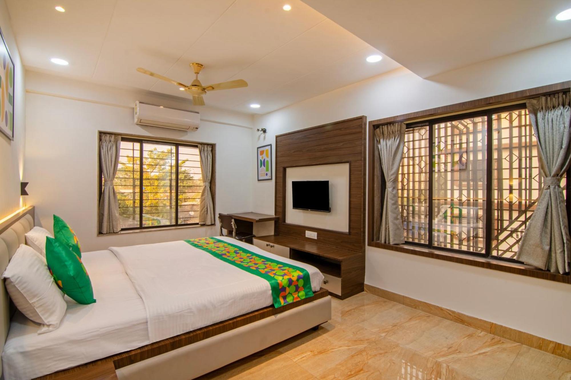 Treebo Petals Banquet & Suites - Kolkata Bagian luar foto