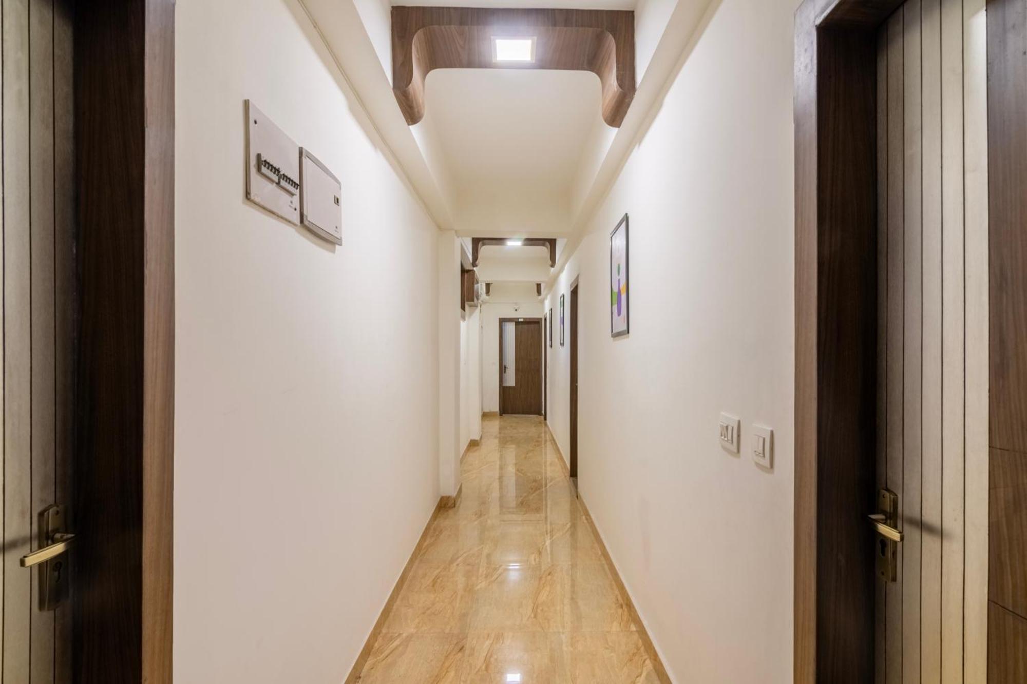 Treebo Petals Banquet & Suites - Kolkata Bagian luar foto