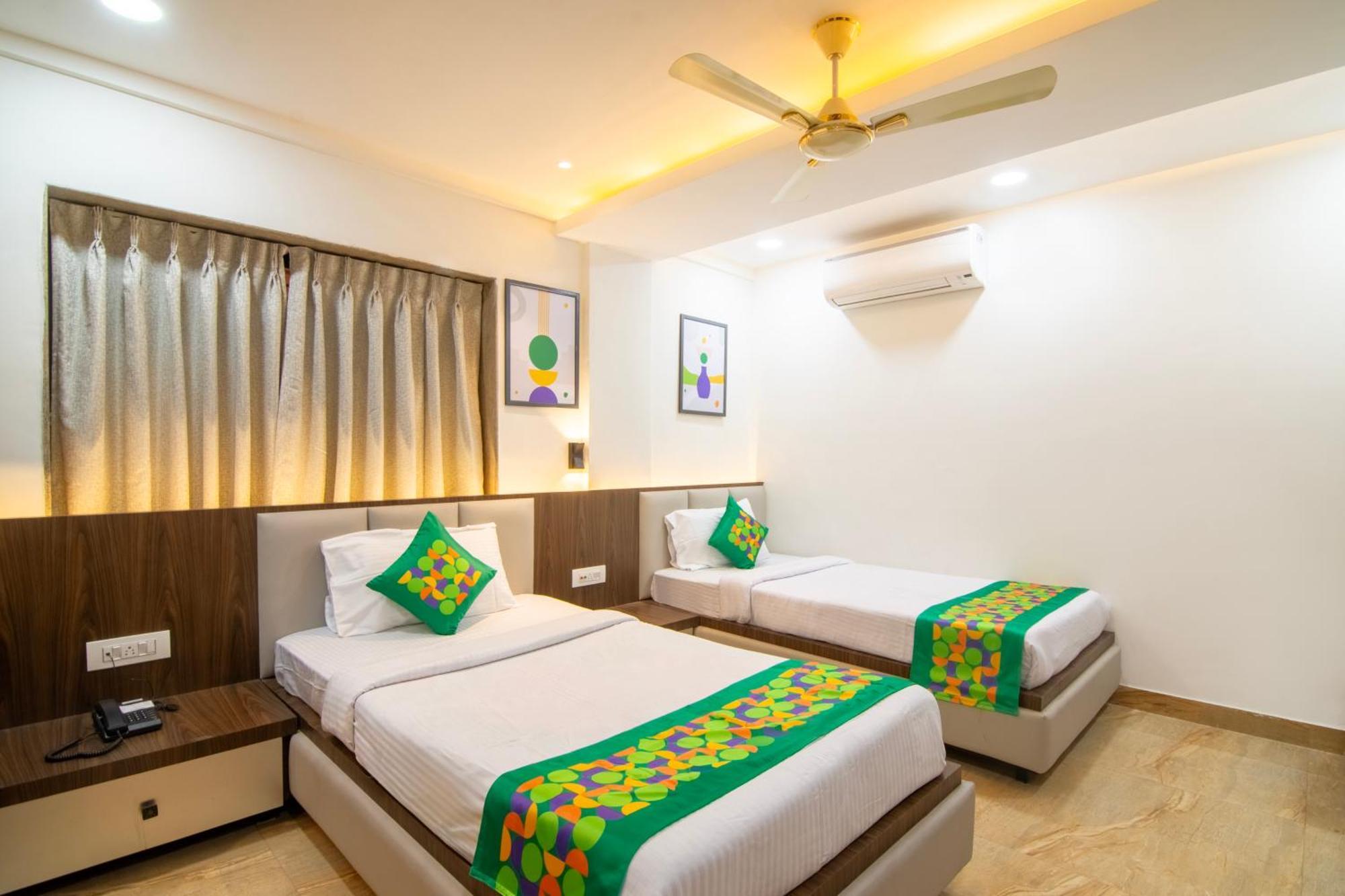 Treebo Petals Banquet & Suites - Kolkata Bagian luar foto