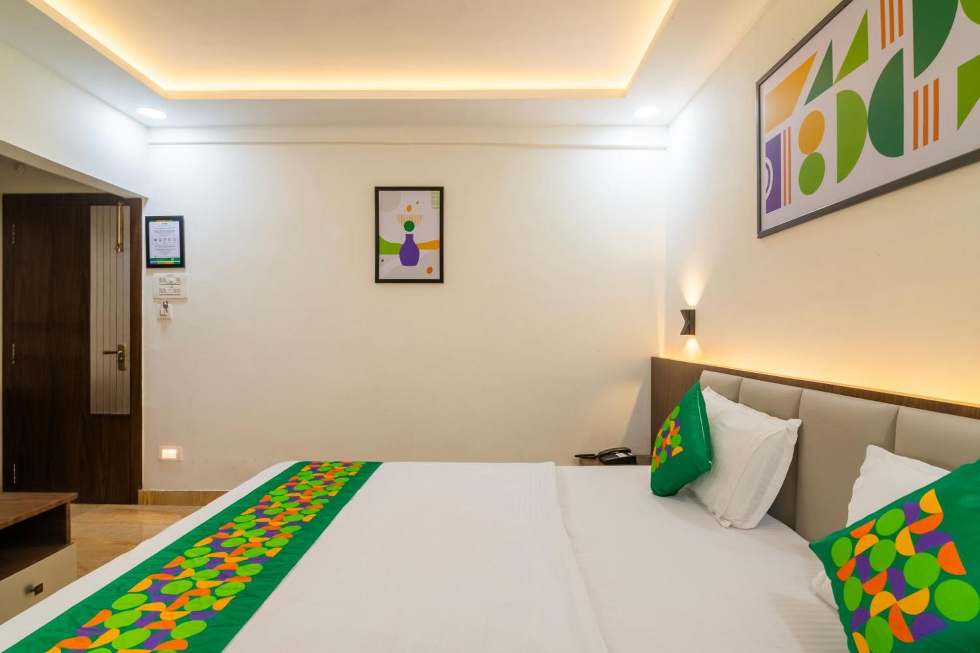 Treebo Petals Banquet & Suites - Kolkata Bagian luar foto
