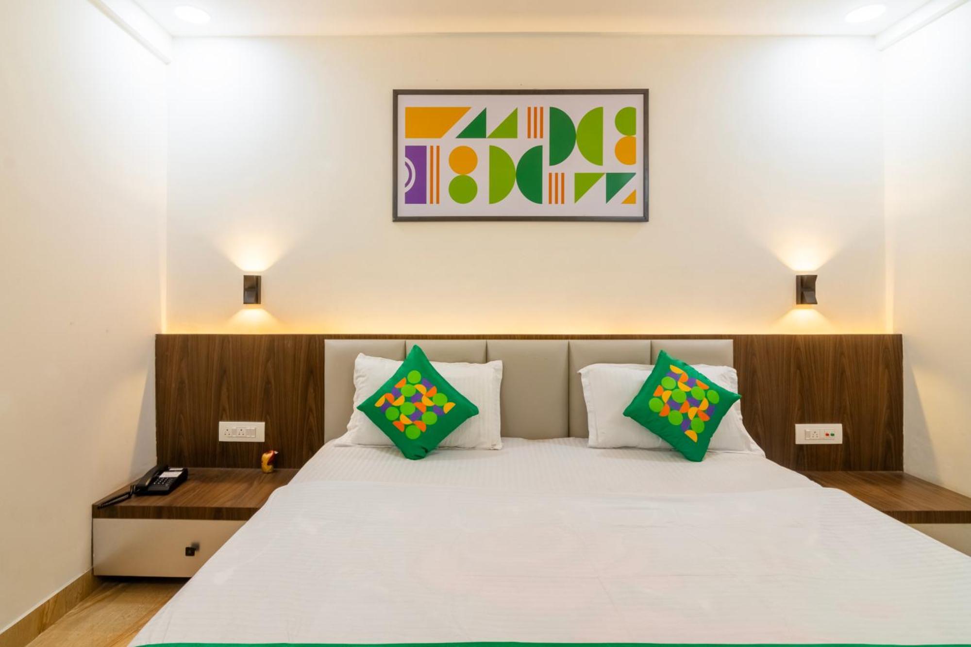 Treebo Petals Banquet & Suites - Kolkata Bagian luar foto