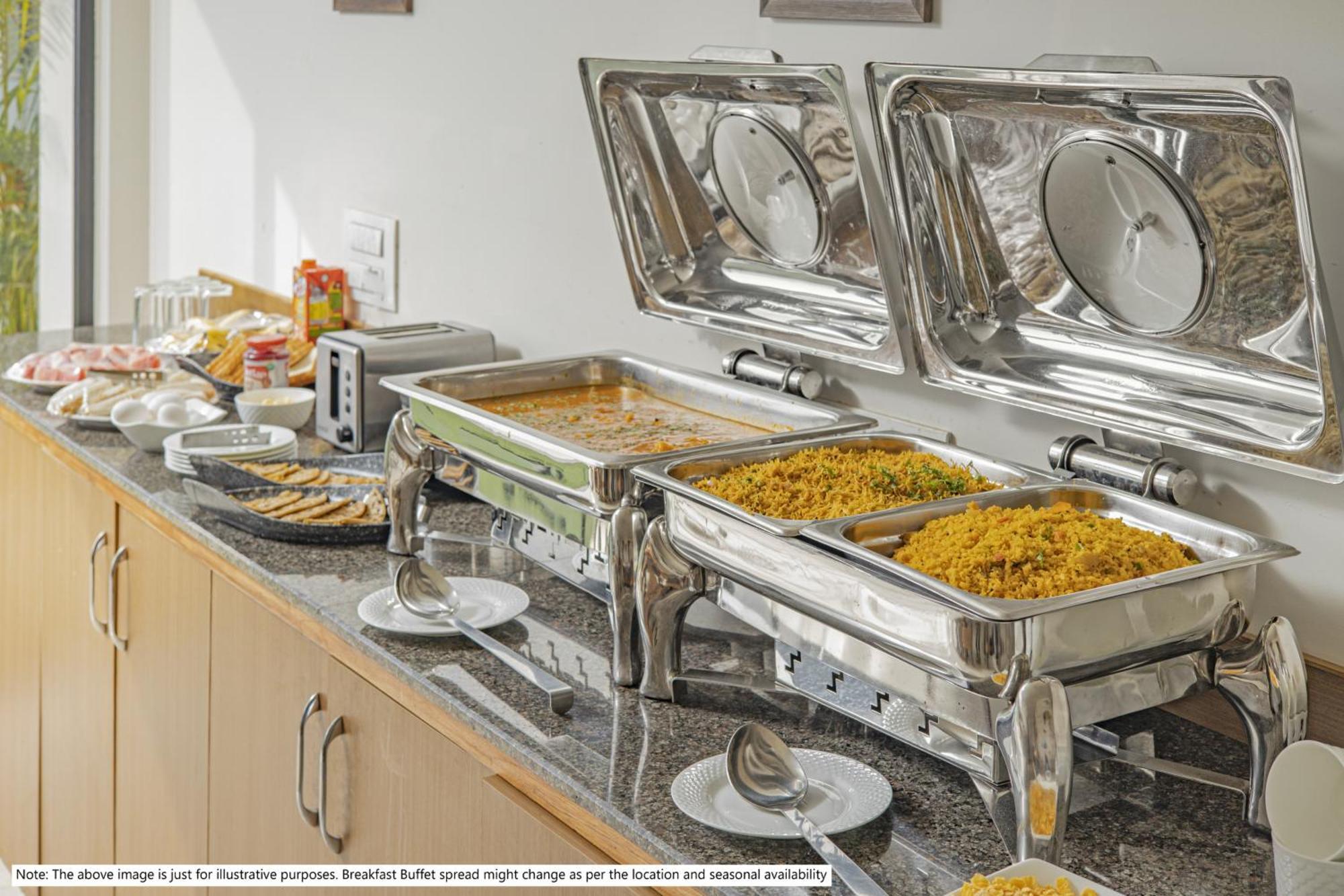 Treebo Petals Banquet & Suites - Kolkata Bagian luar foto